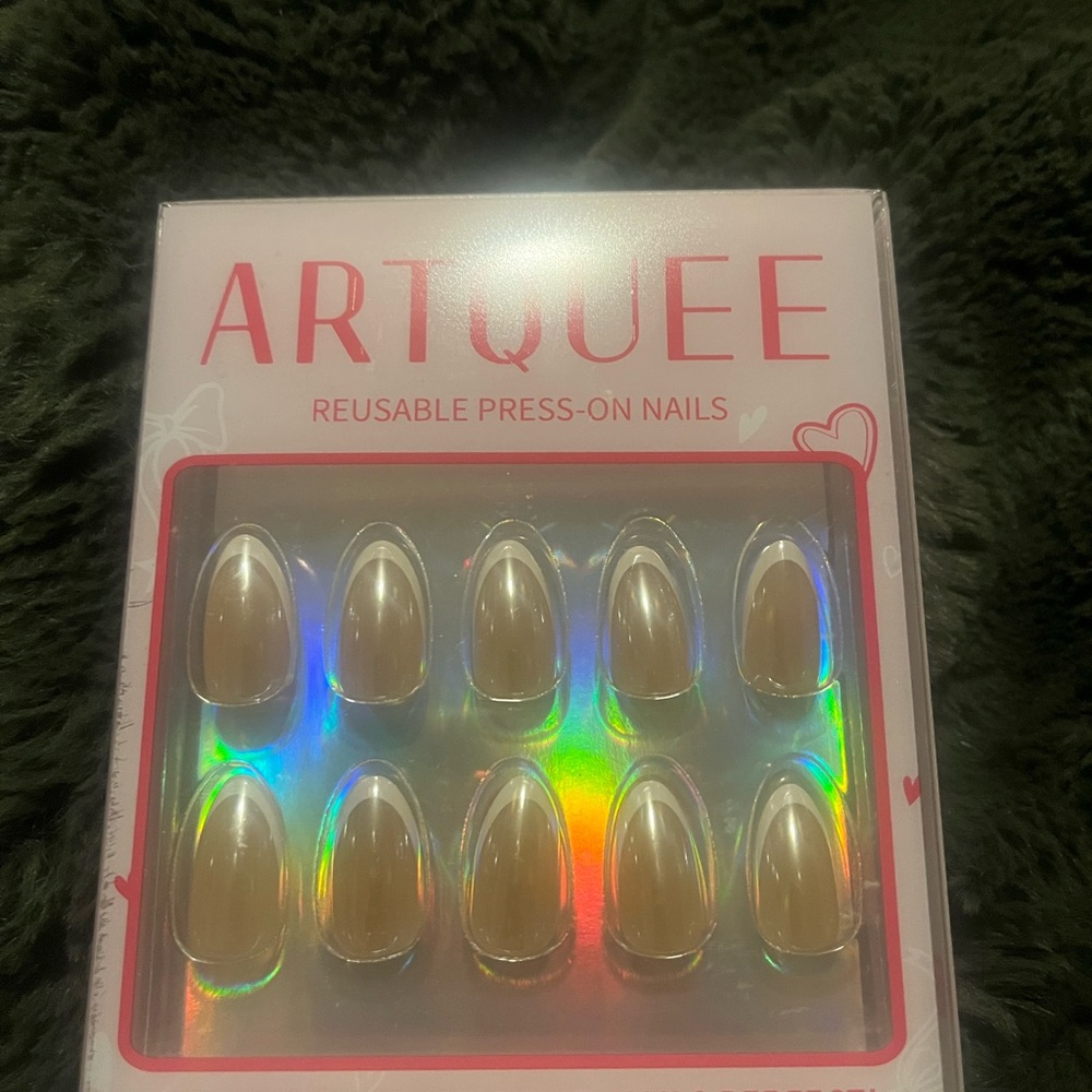 Reusable Press-On Nails - Tan